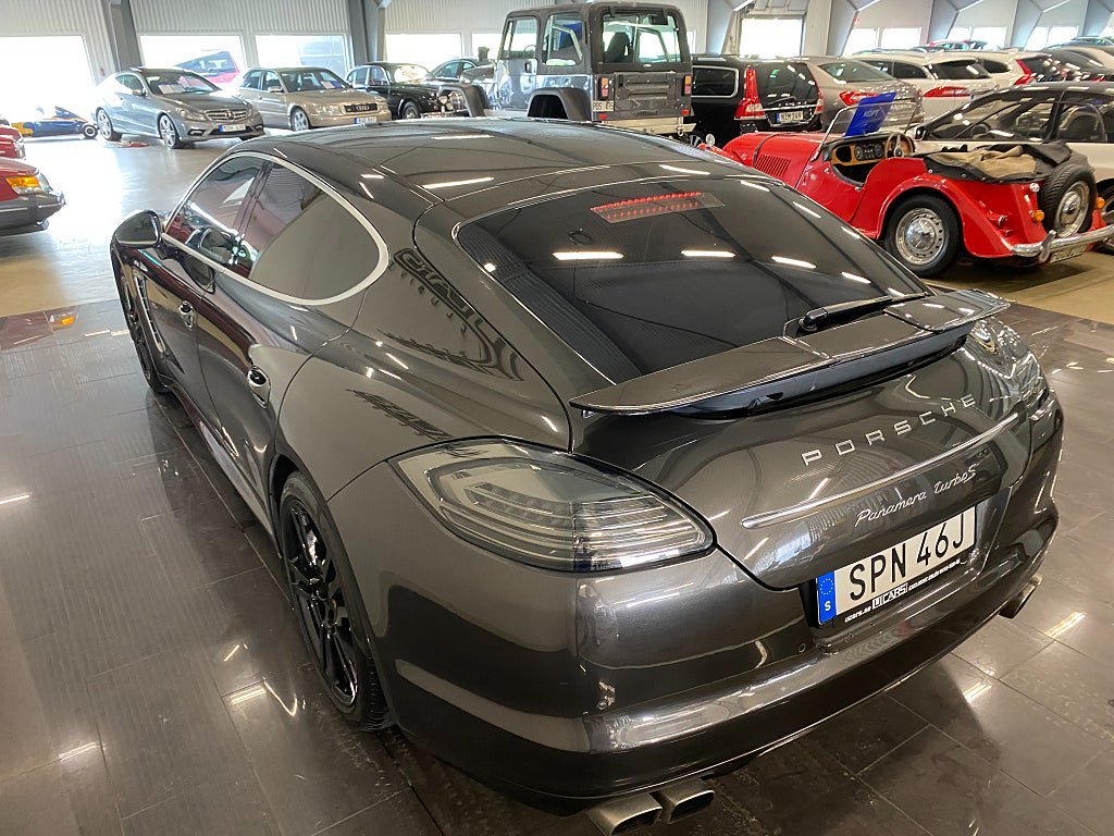 Vehicle Image 9