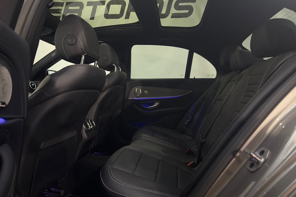 Vehicle Image 26
