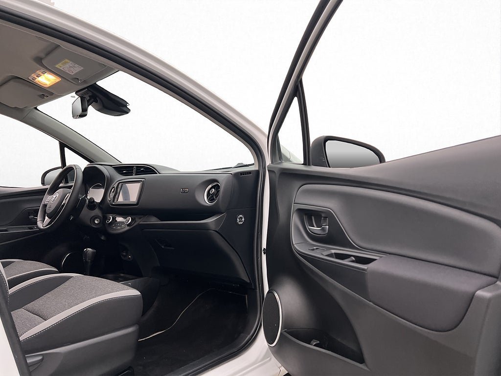 Vehicle Image 15
