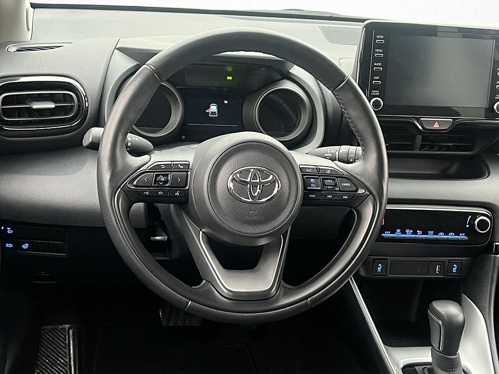 Vehicle Image 12