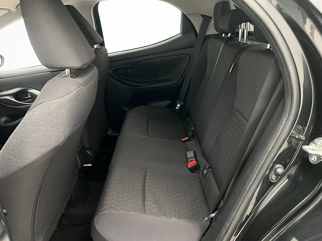 Vehicle Image 16