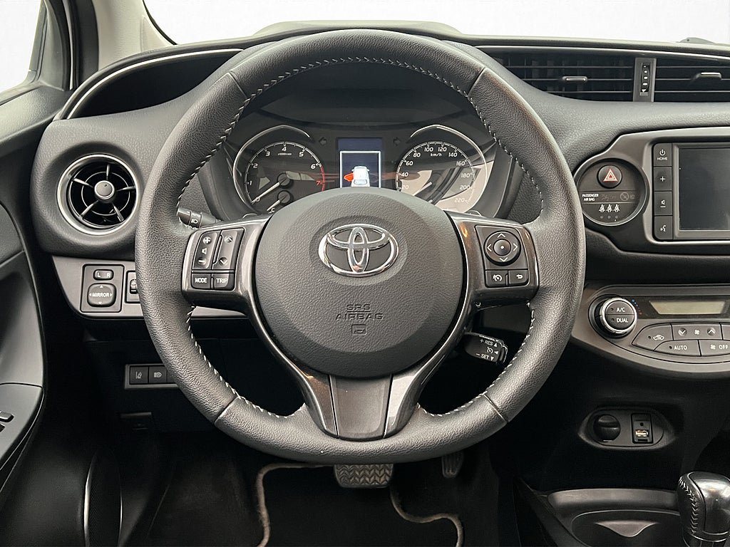 Vehicle Image 21