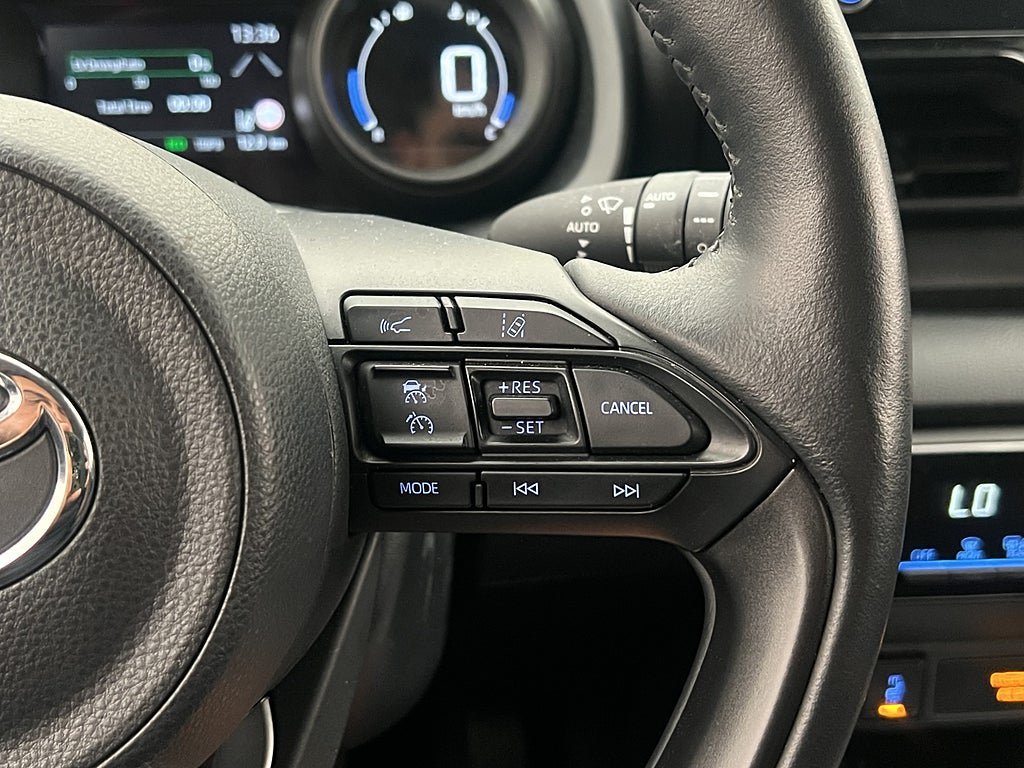 Vehicle Image 21