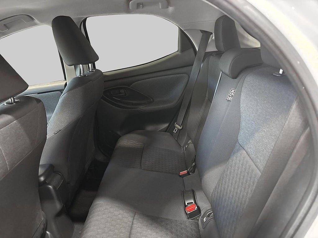 Vehicle Image 11