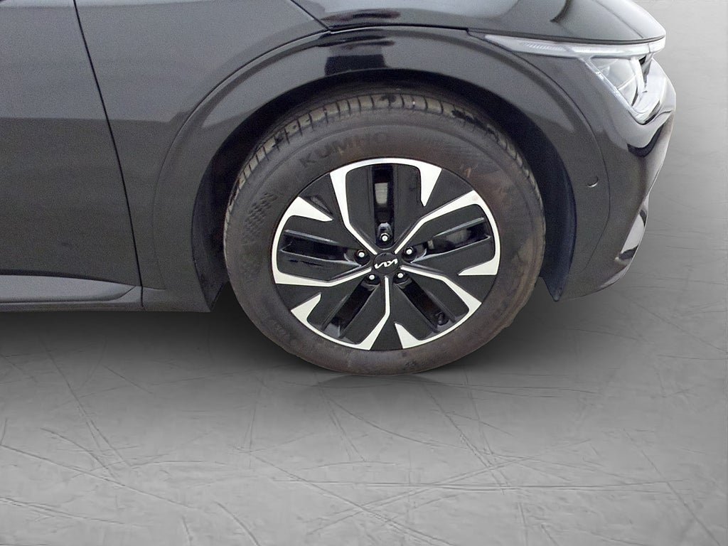 Vehicle Image 38