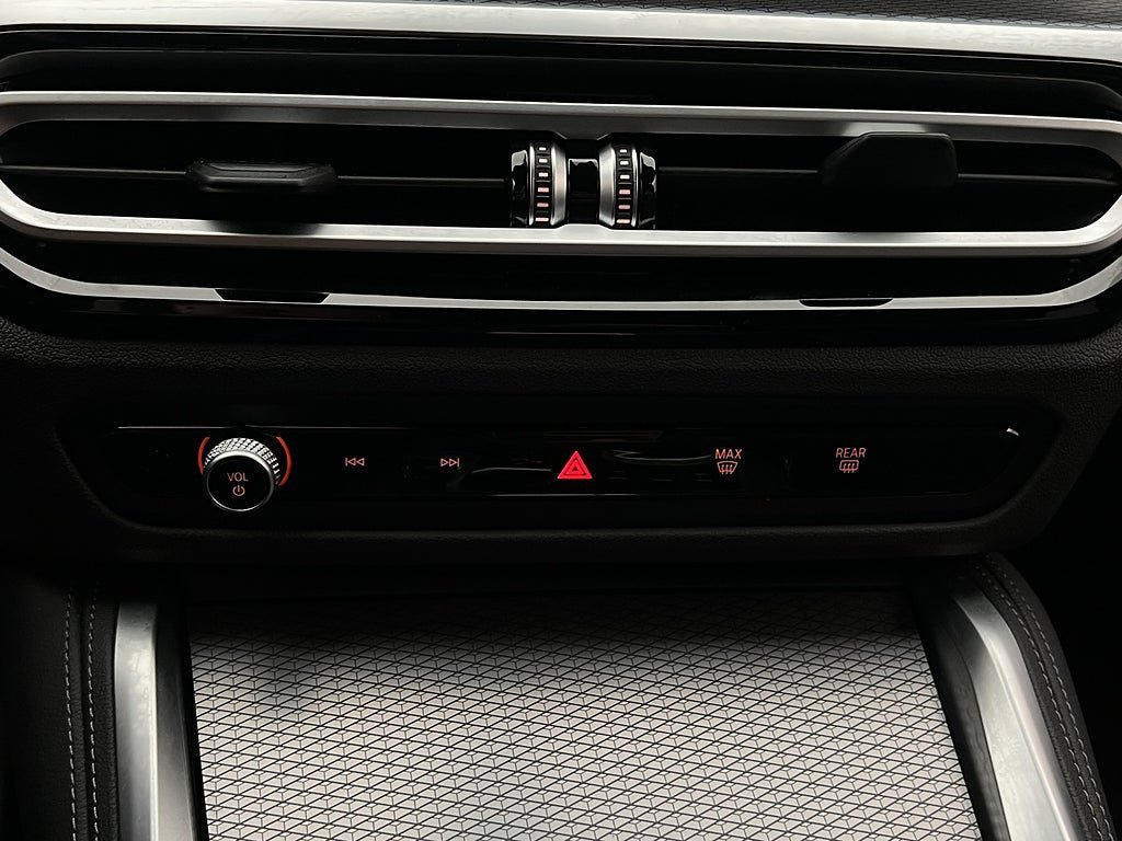 Vehicle Image 33