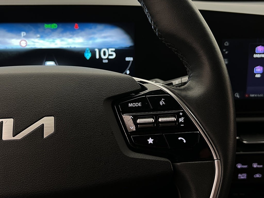 Vehicle Image 28