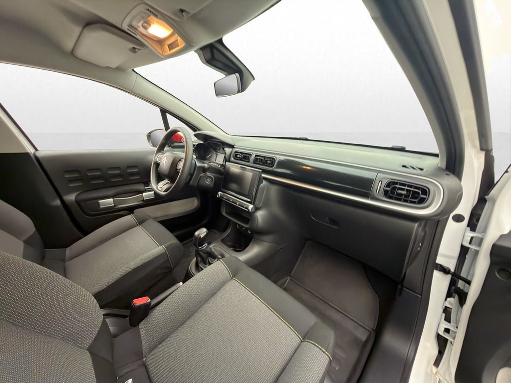 Vehicle Image 22