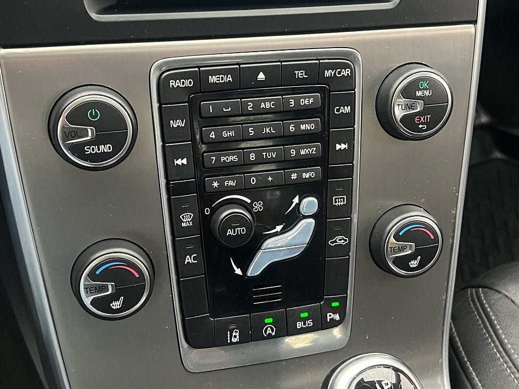 Vehicle Image 26