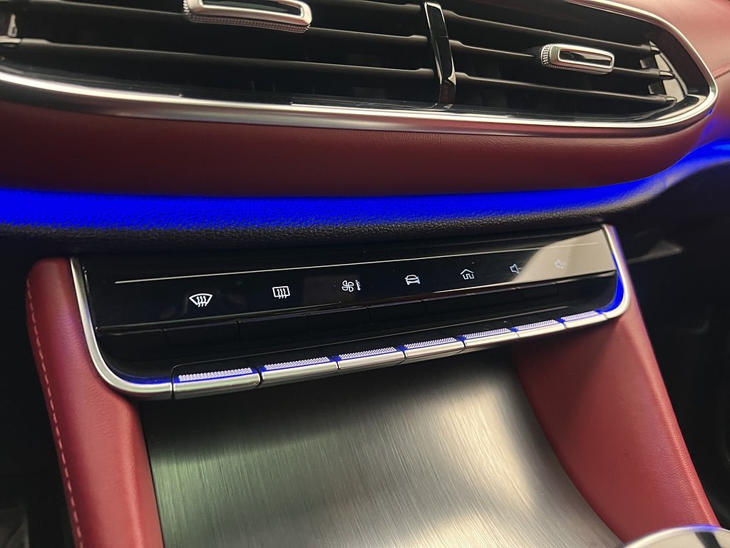 Vehicle Image 28