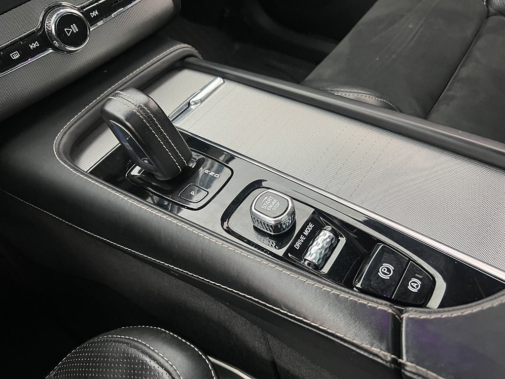 Vehicle Image 29