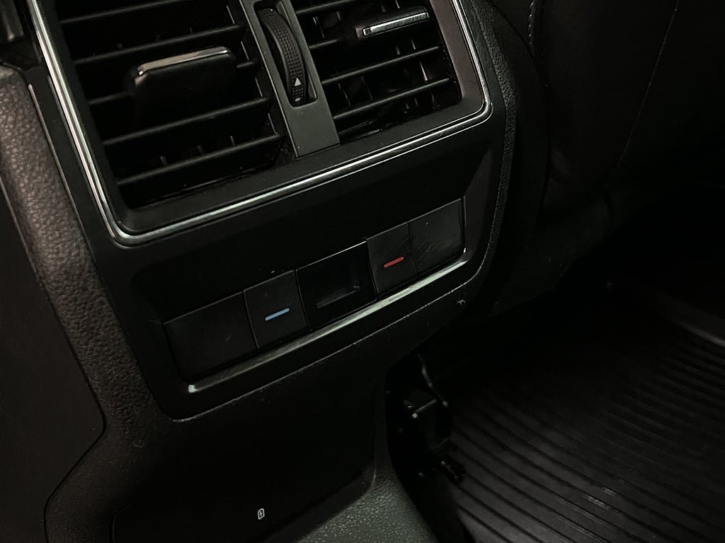 Vehicle Image 26