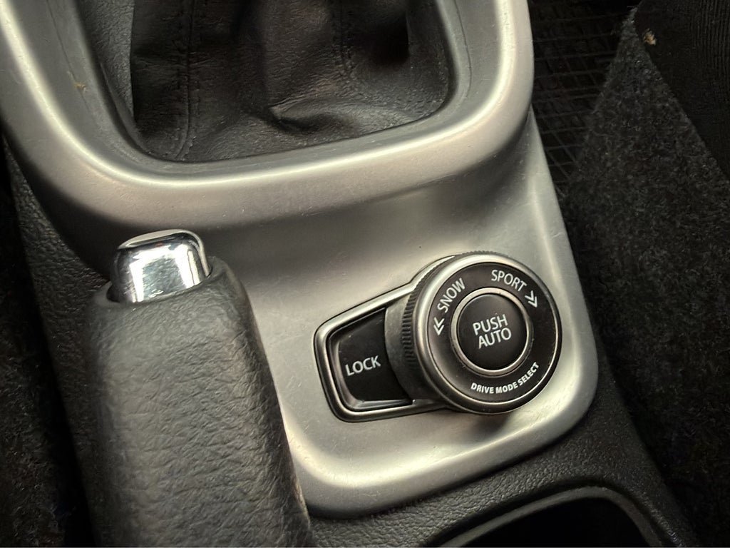 Vehicle Image 23