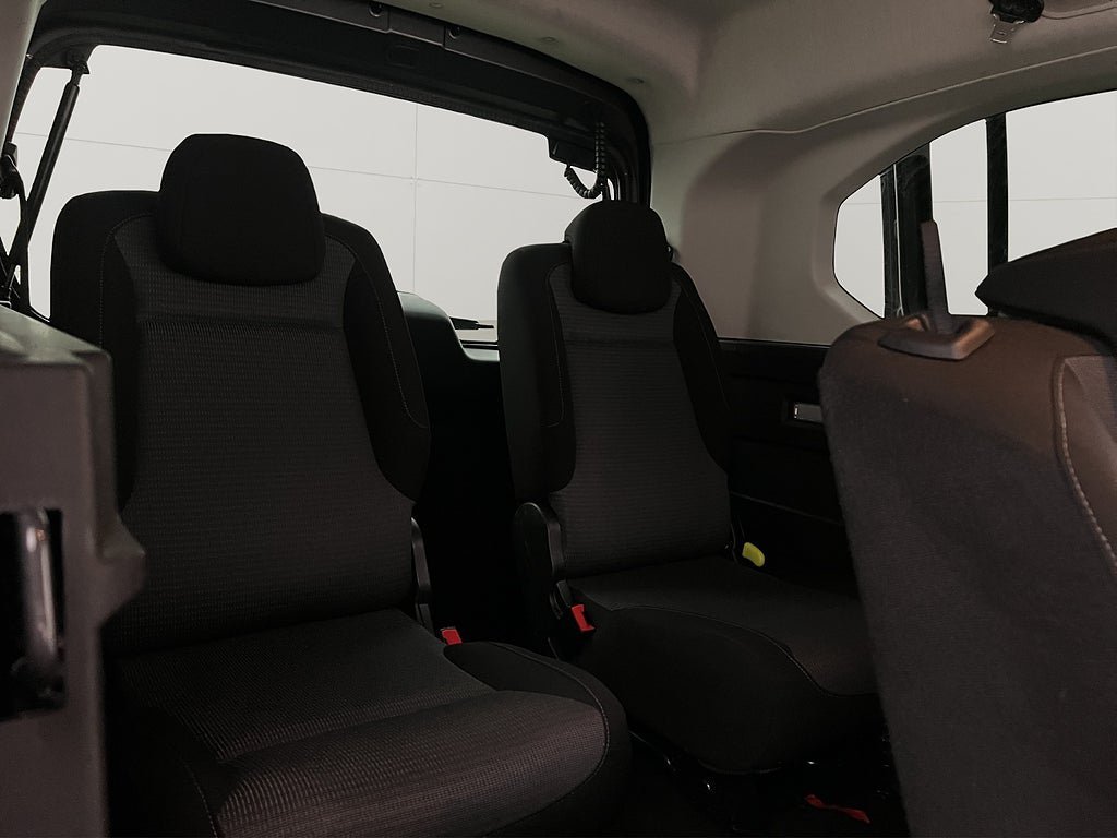 Vehicle Image 27