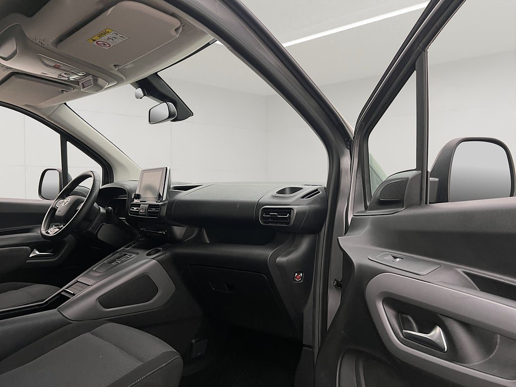 Vehicle Image 30