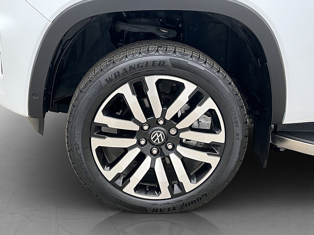 Vehicle Image 35