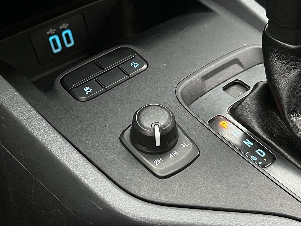 Vehicle Image 23