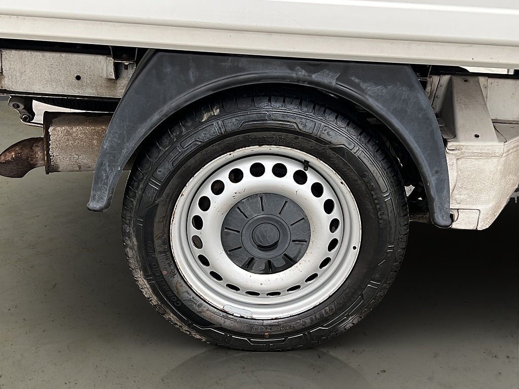 Vehicle Image 32