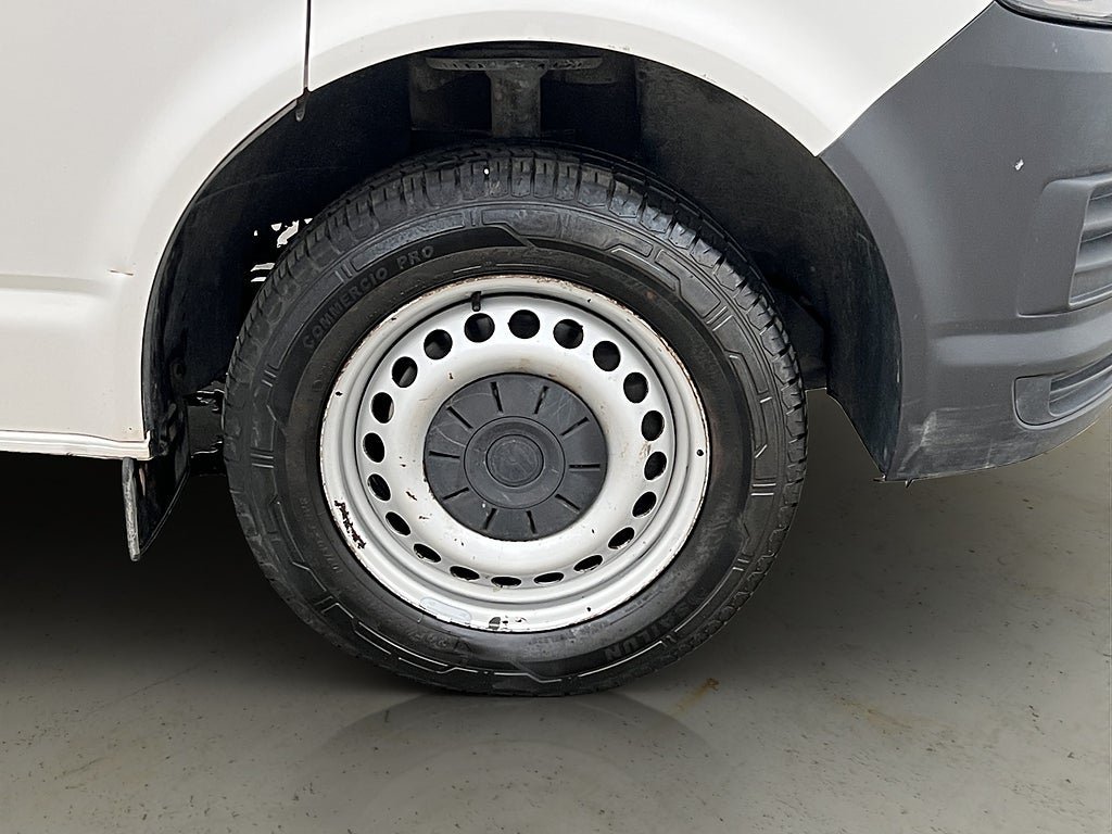 Vehicle Image 33
