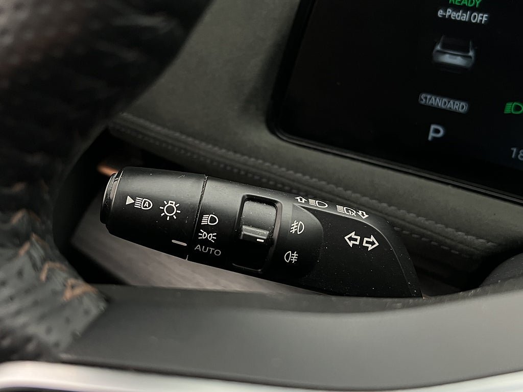Vehicle Image 32