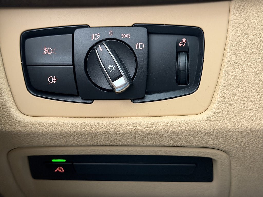 Vehicle Image 29