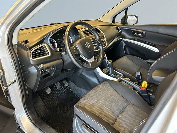 Vehicle Image 7