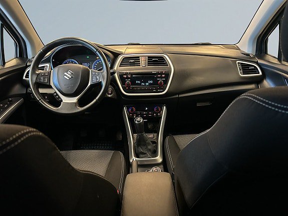 Vehicle Image 8