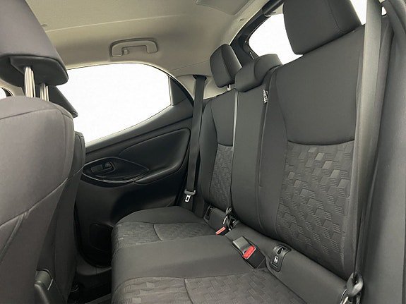 Vehicle Image 23