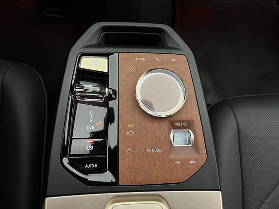 Vehicle Image 33