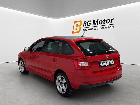 Vehicle Image 6