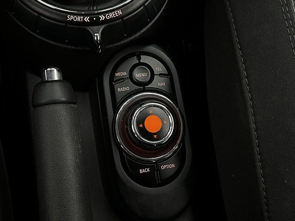 Vehicle Image 26