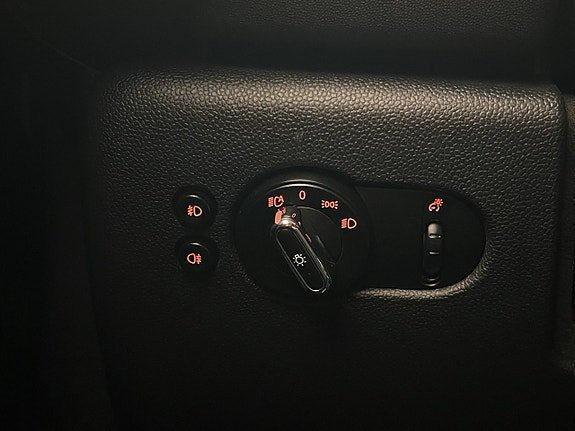 Vehicle Image 27