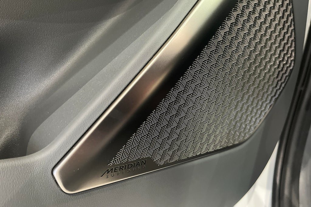 Vehicle Image 15