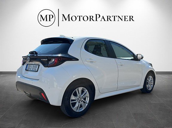 Vehicle Image 7