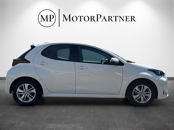 Vehicle Image 8