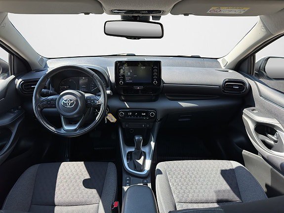 Vehicle Image 11