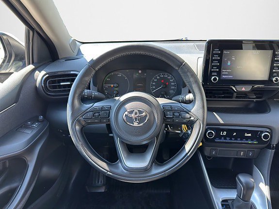 Vehicle Image 12