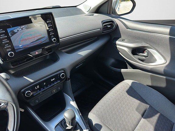 Vehicle Image 13