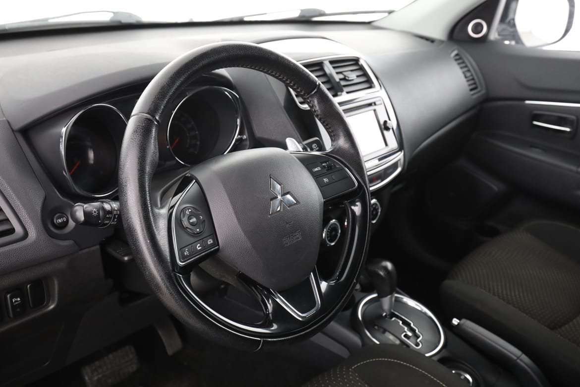 Vehicle Image 12