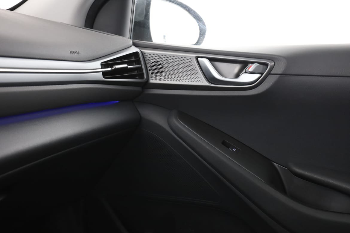 Vehicle Image 30