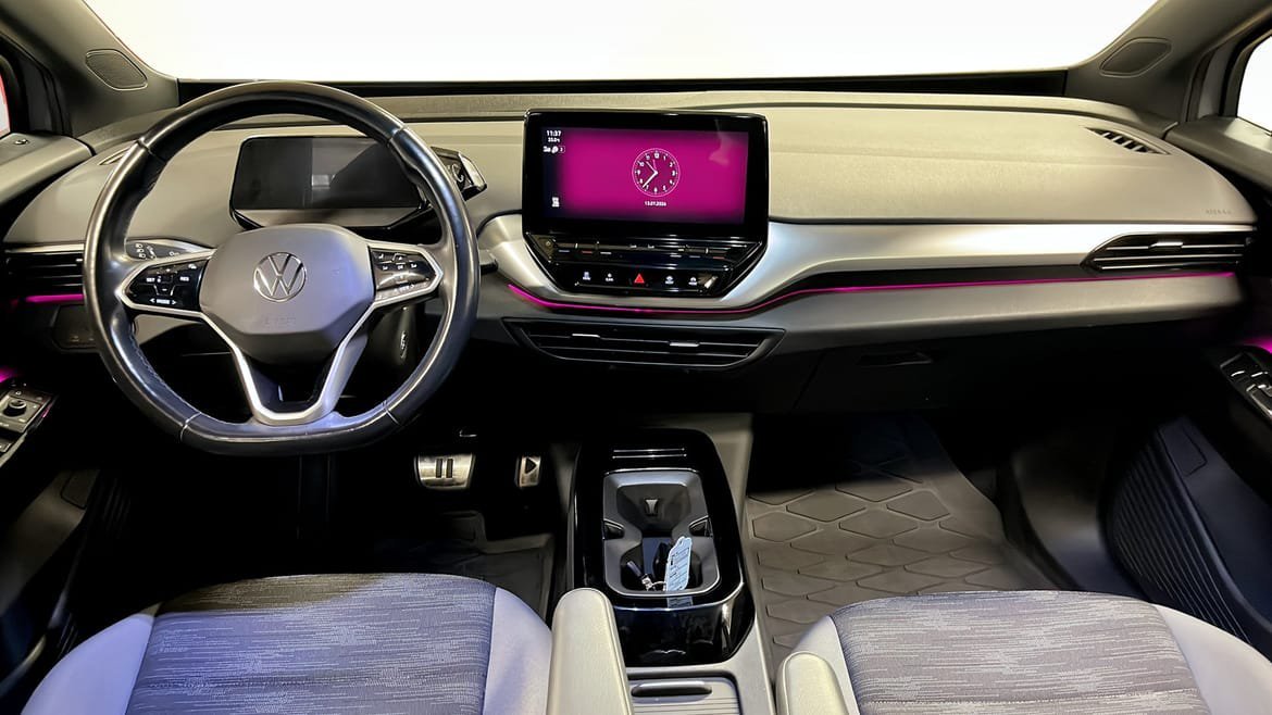 Vehicle Image 11