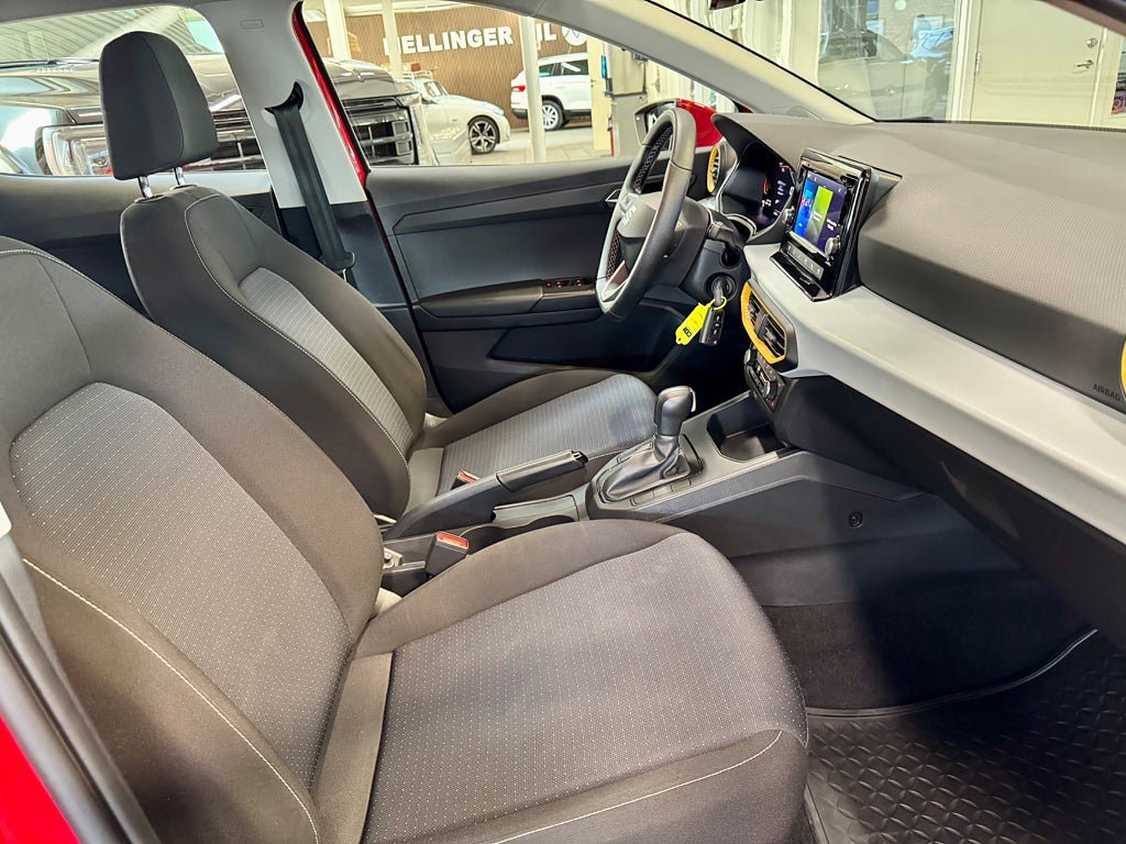 Vehicle Image 7