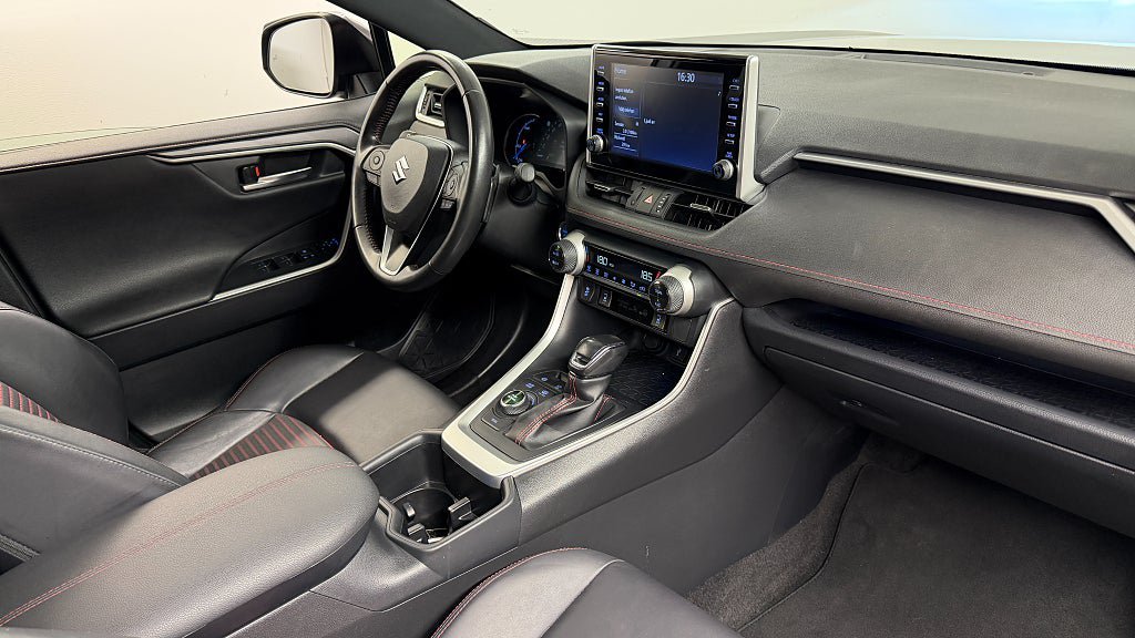 Vehicle Image 9