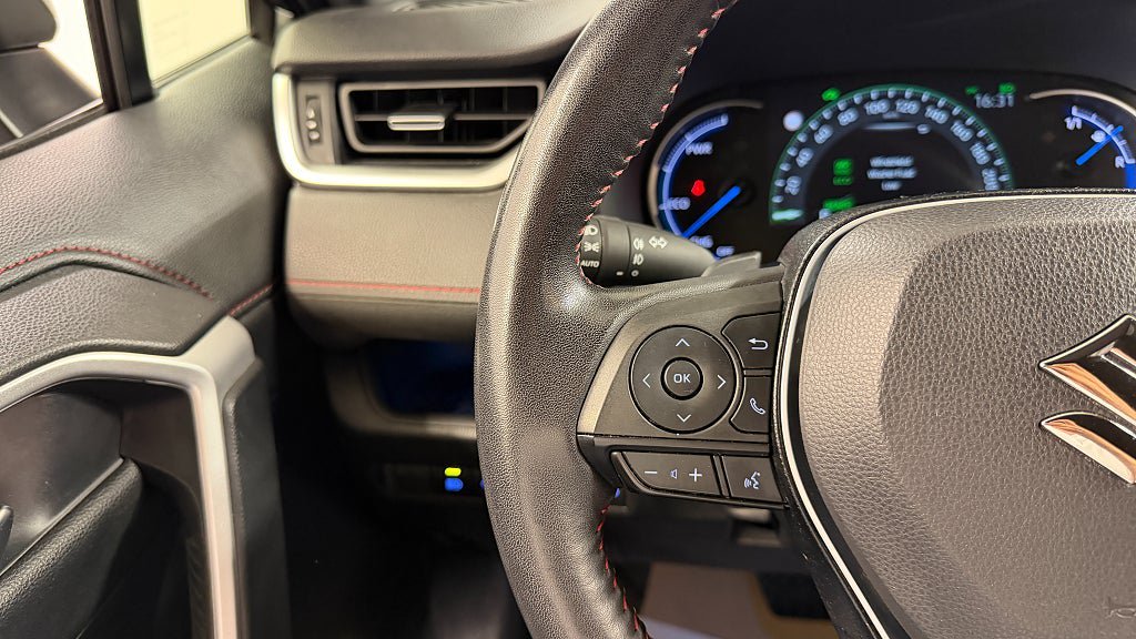 Vehicle Image 12
