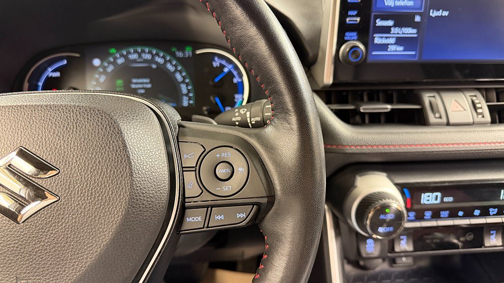 Vehicle Image 13