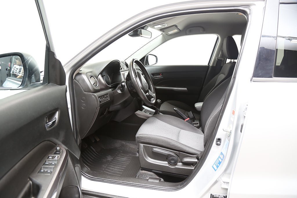 Vehicle Image 8