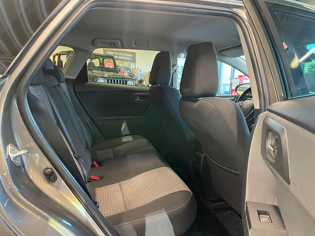 Vehicle Image 13