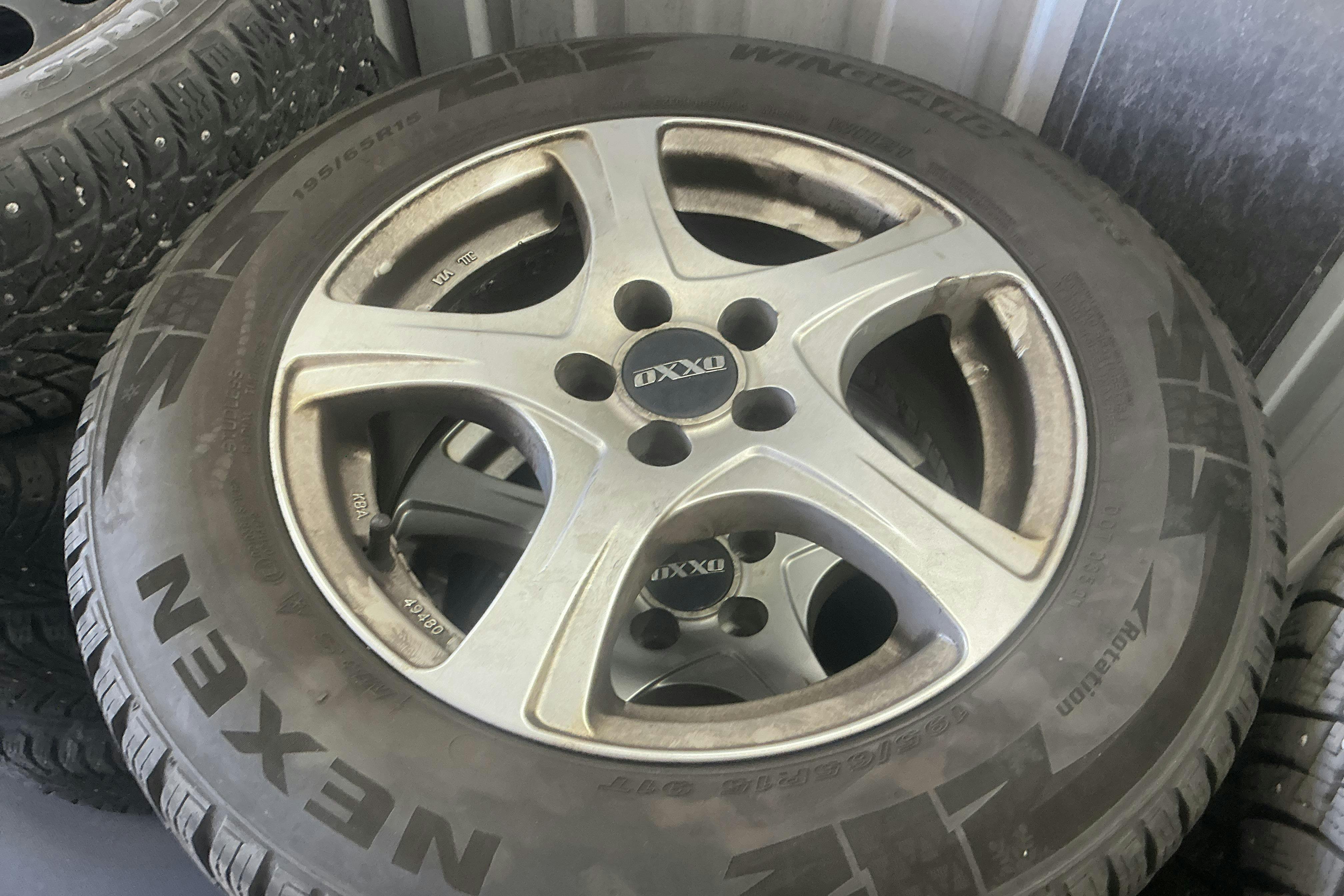 Vehicle Image 12
