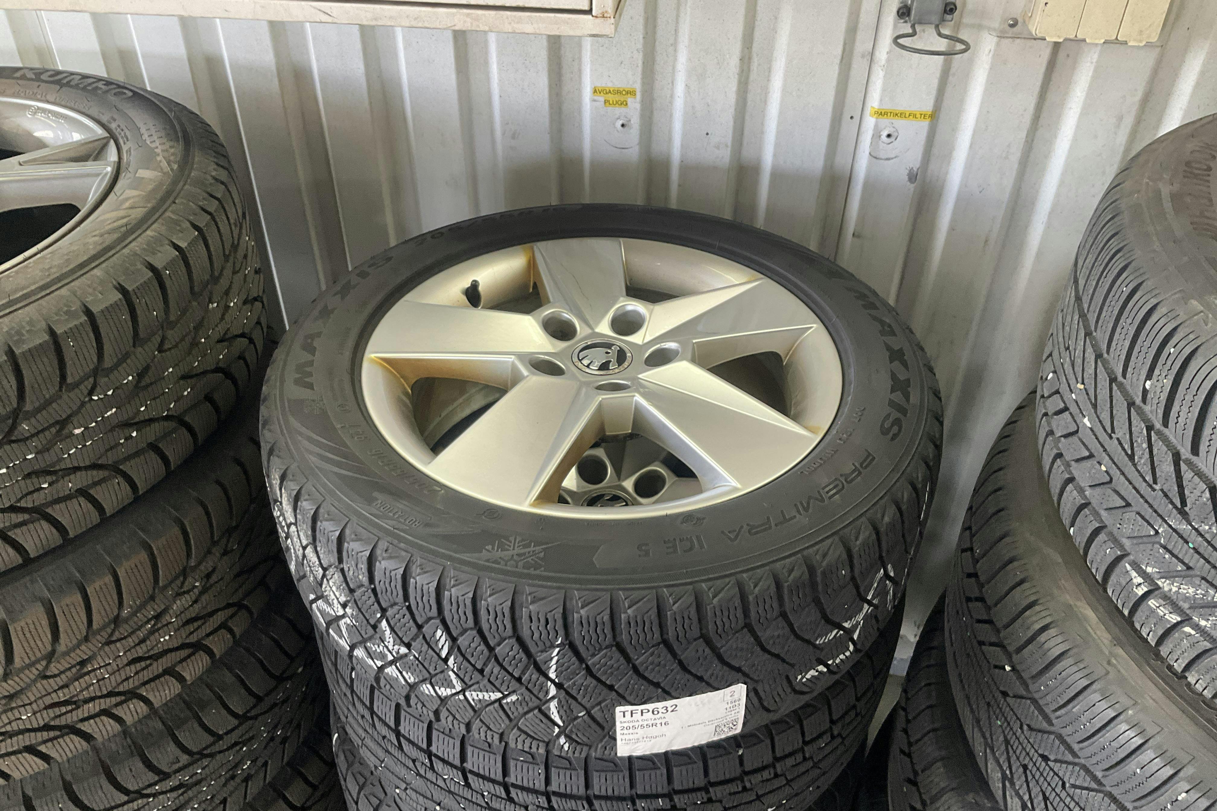 Vehicle Image 11