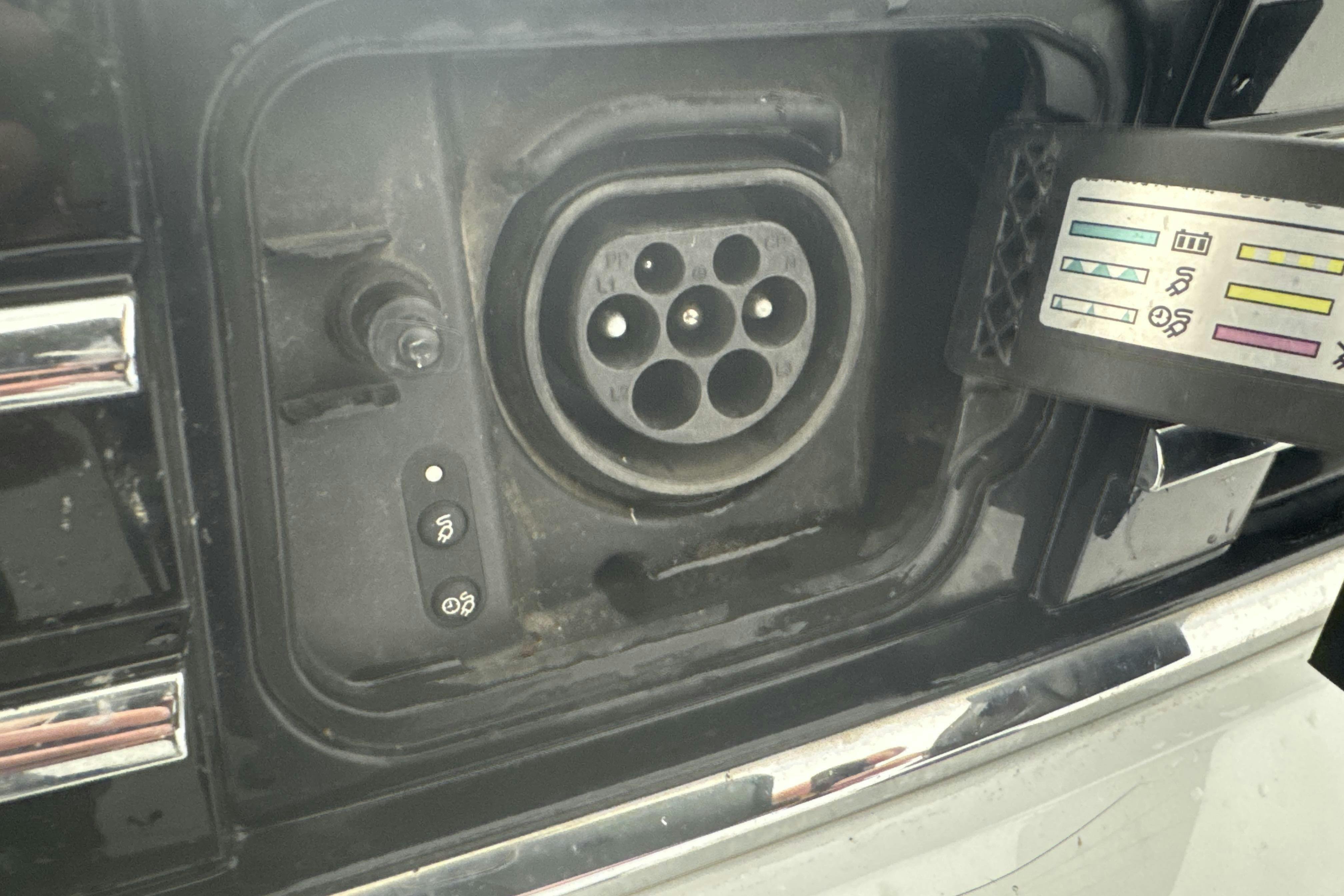 Vehicle Image 16